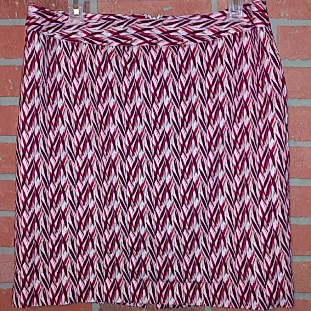 NWOT Worthington skirt 12 pink and purple mini